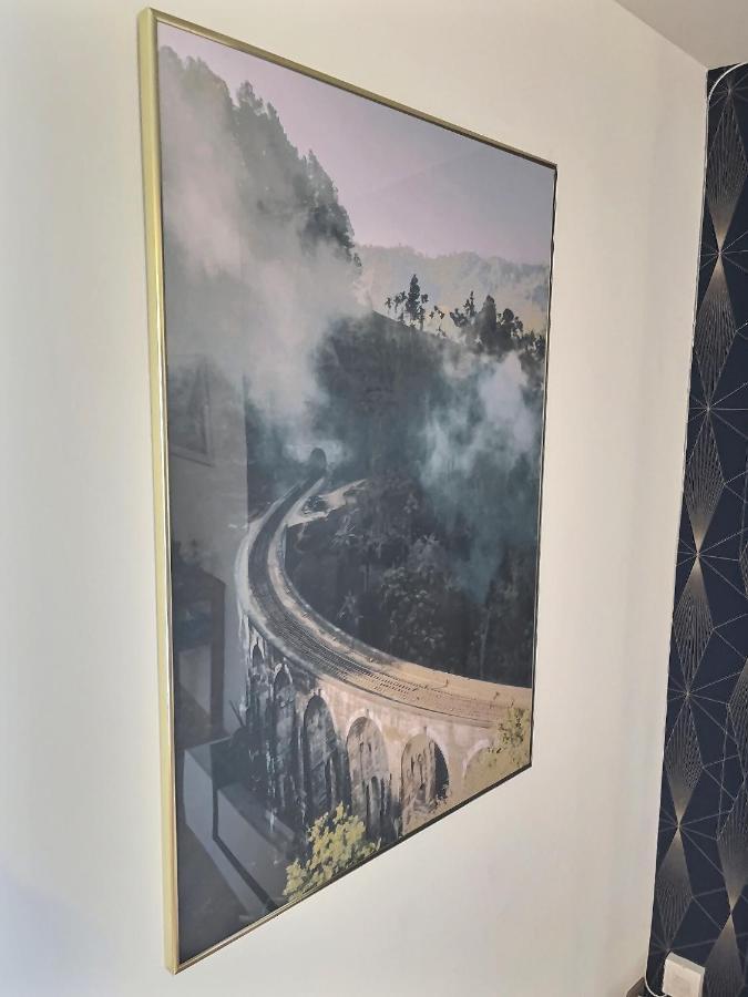 Les Recollets Apartment ชาลงส์-อ็อง-ชองปาญ ภายนอก รูปภาพ